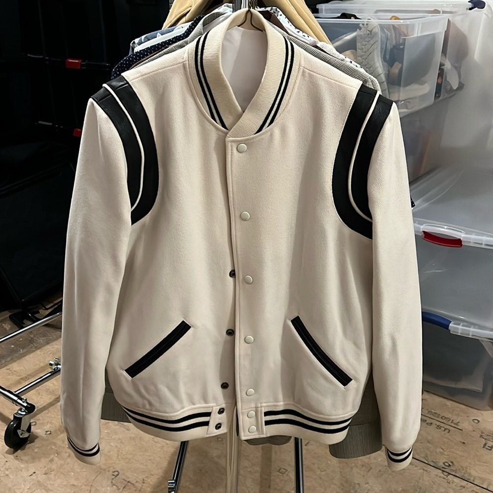 New without tags/never worn. Size is 50 *UPDATED- it is a size 50. Fits like M/L